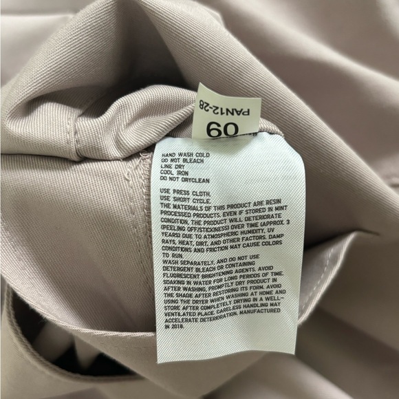 Uniqlo Knee-Length Trench - in Light Mauve - Picture 6 of 7